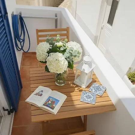 בית נופש Picturesque Paros White House With Balcony Views *
